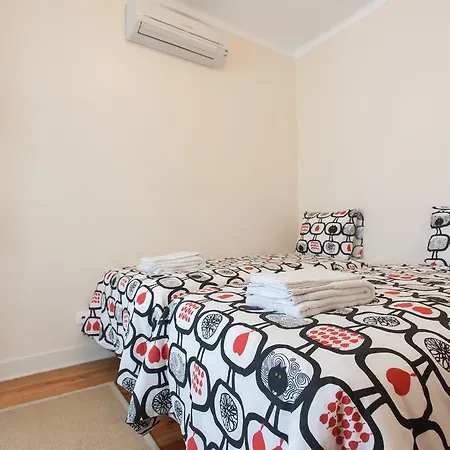 Feels Like Bairro Alto Typical Flat Lisbona